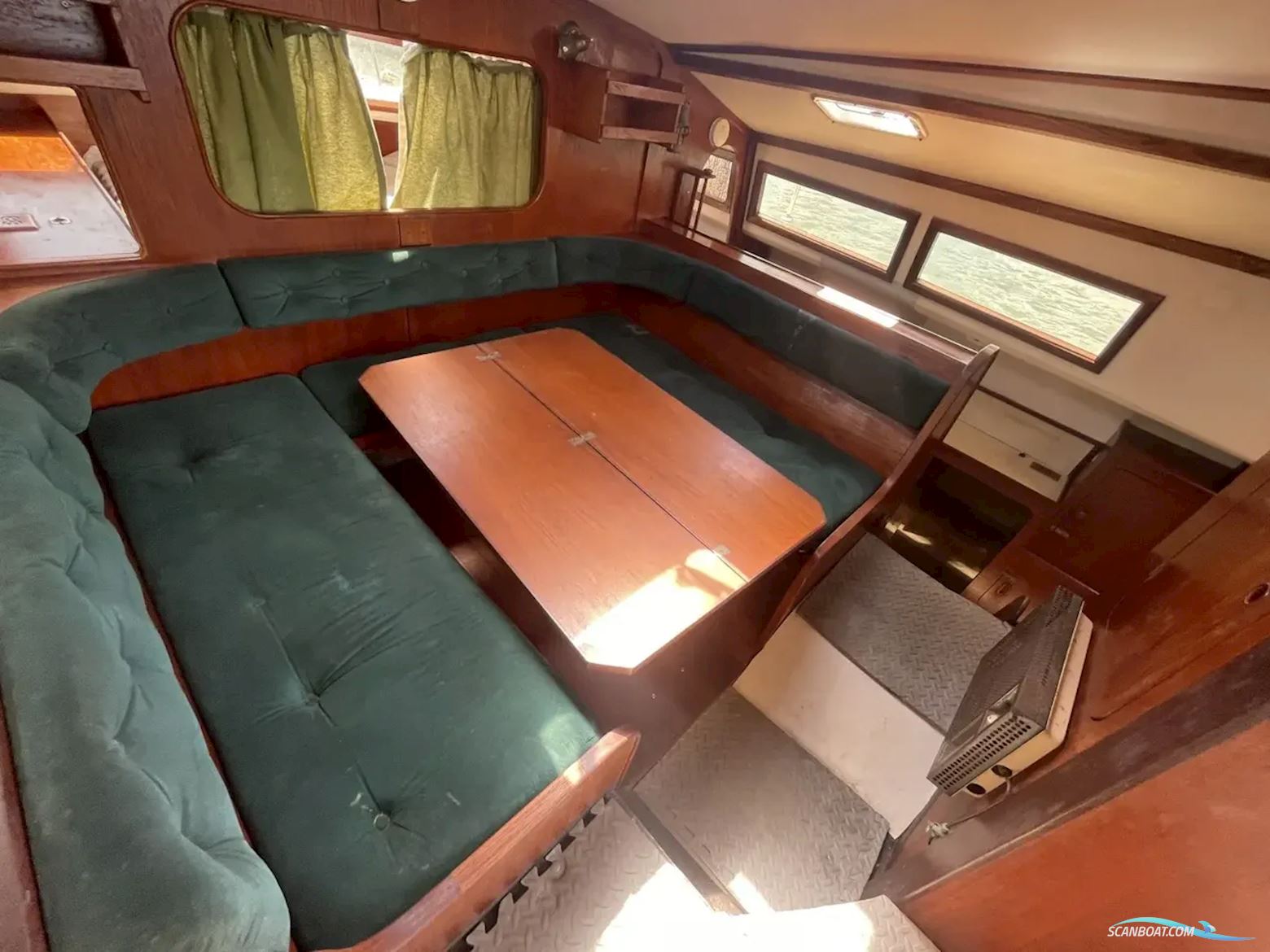 Prout Snowgoose 37