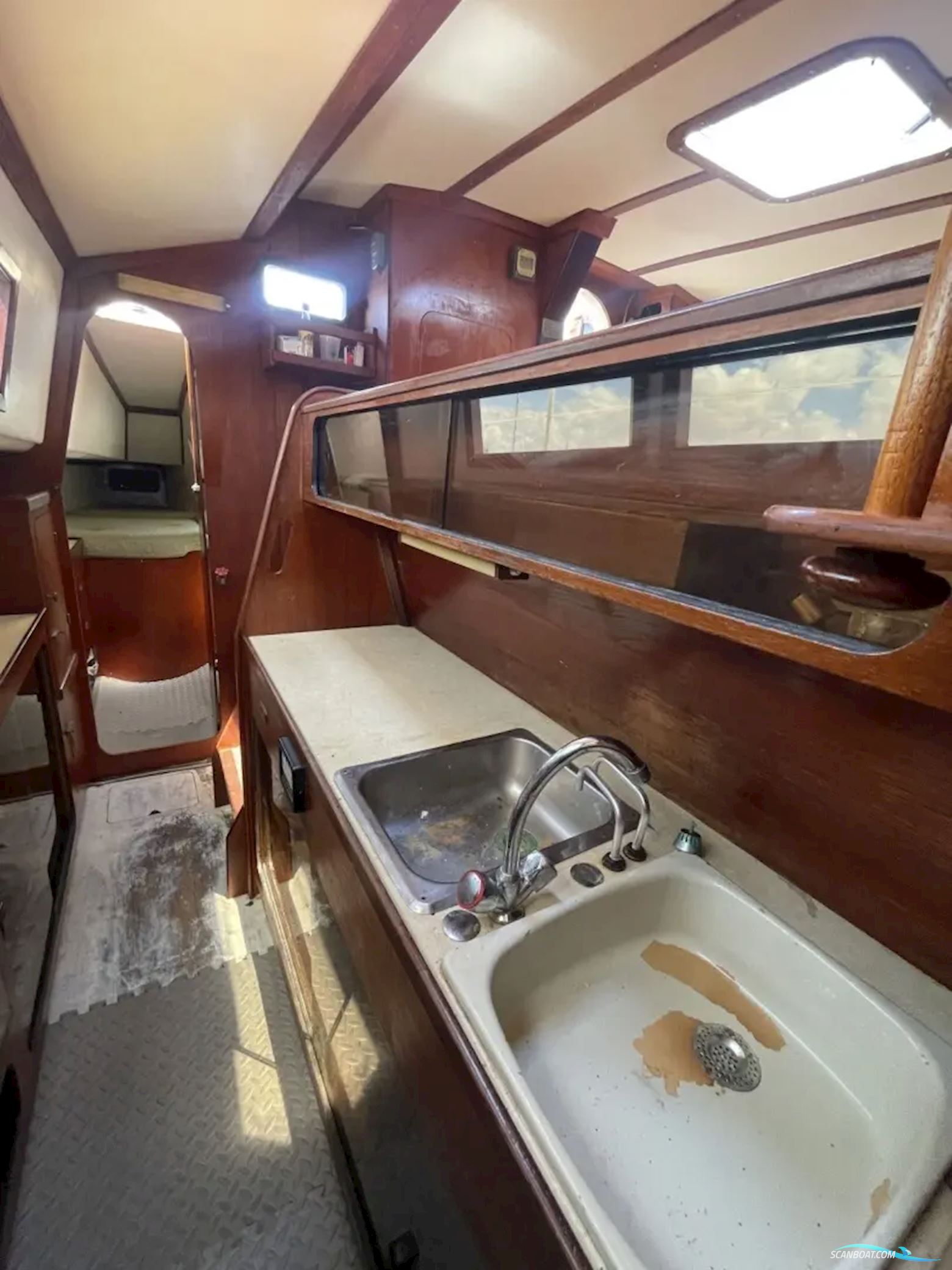 Prout Snowgoose 37