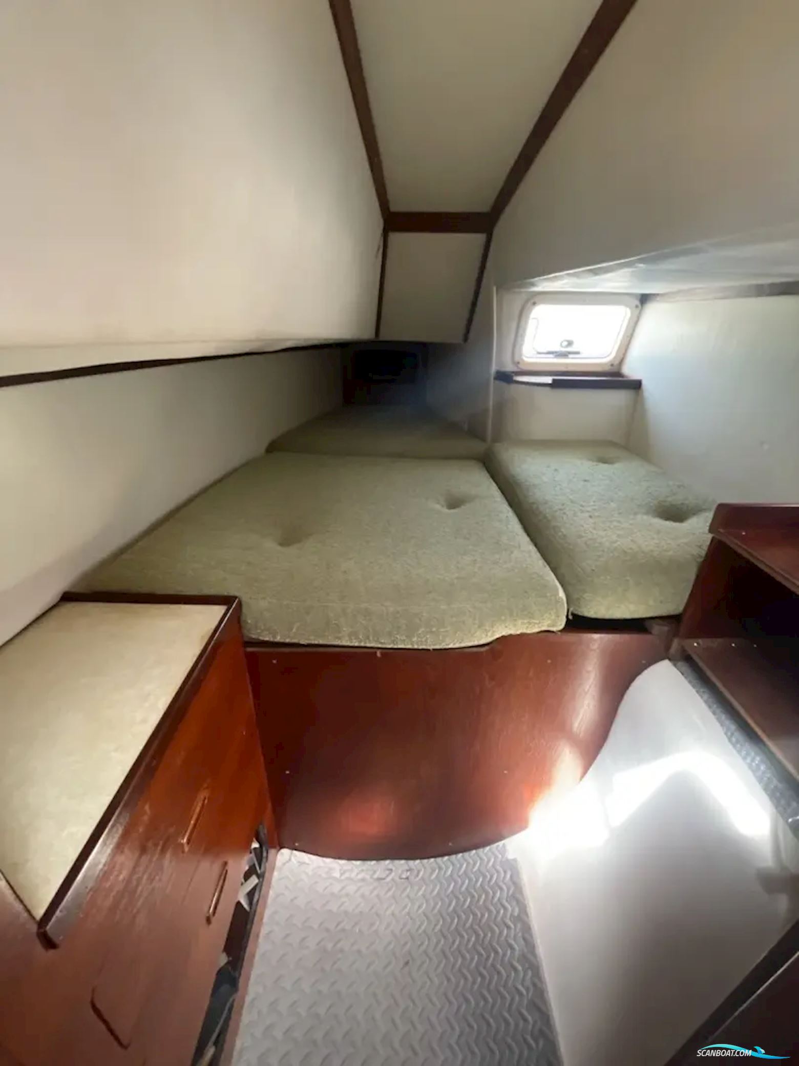 Prout Snowgoose 37