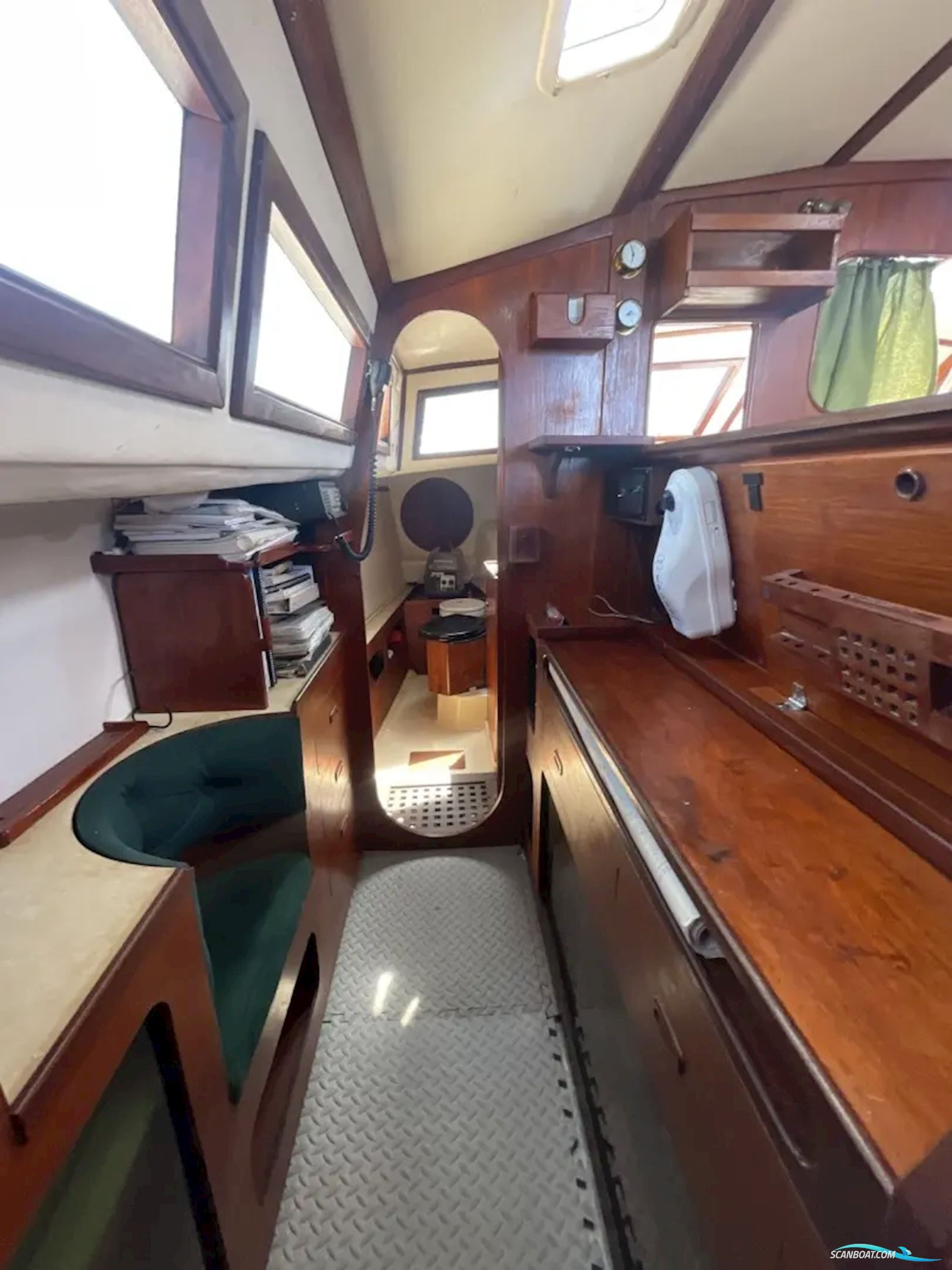 Prout Snowgoose 37