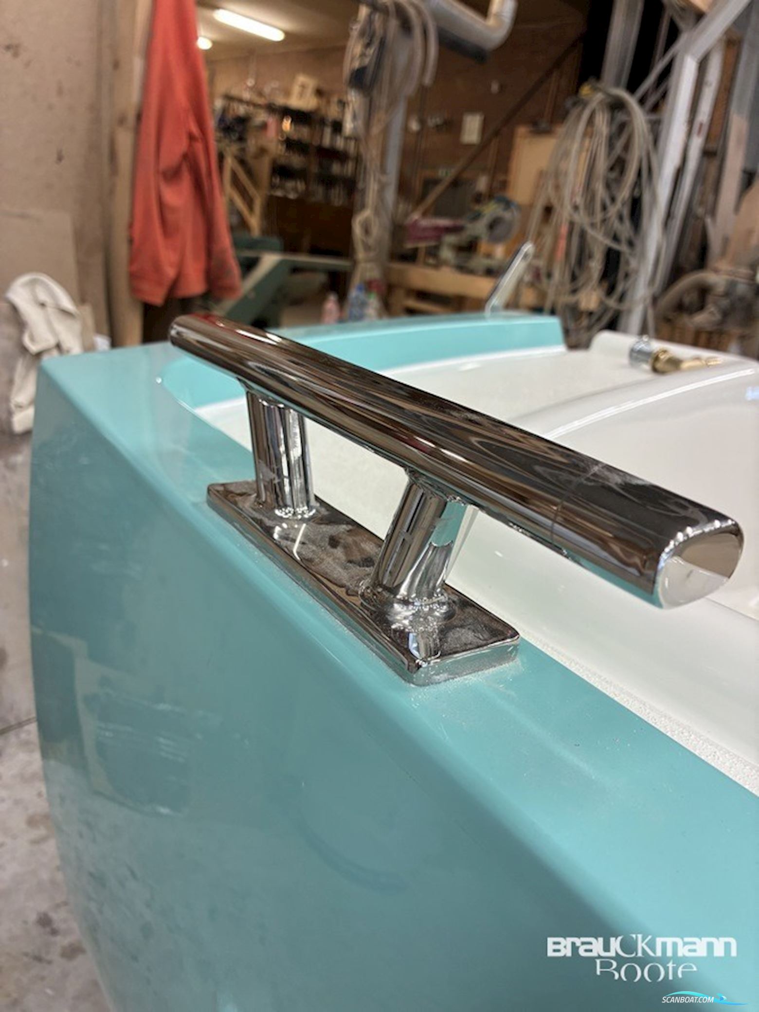 Ridas Yacht/Estland Heyman 42 Decksalon