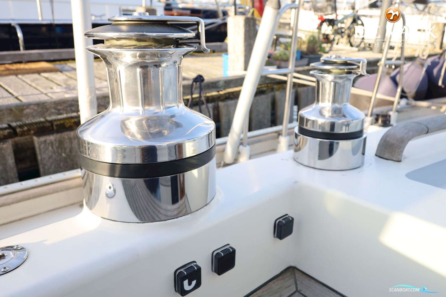 Robert Clark 64 Pilothouse