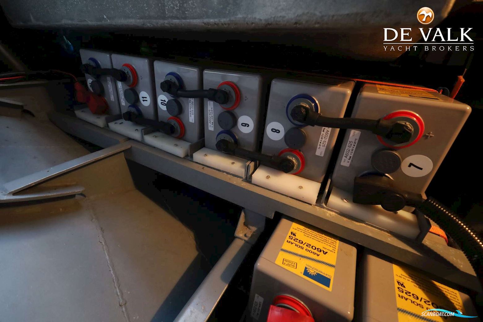 Robert Clark 64 Pilothouse