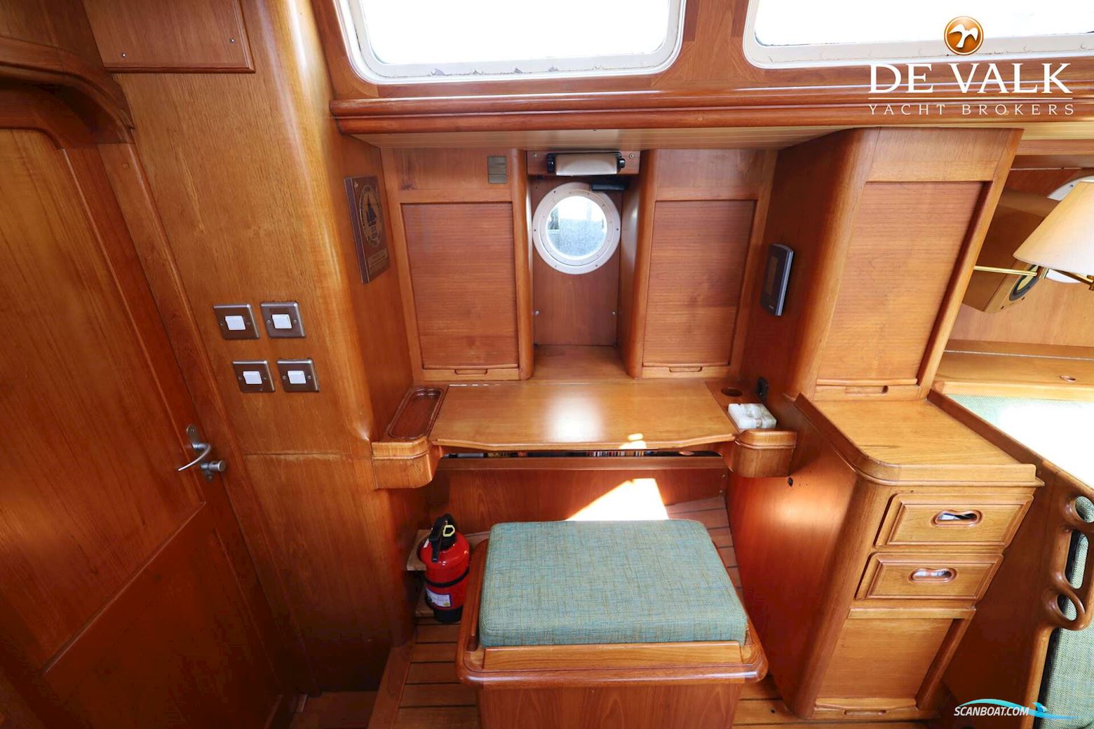 Robert Clark 64 Pilothouse