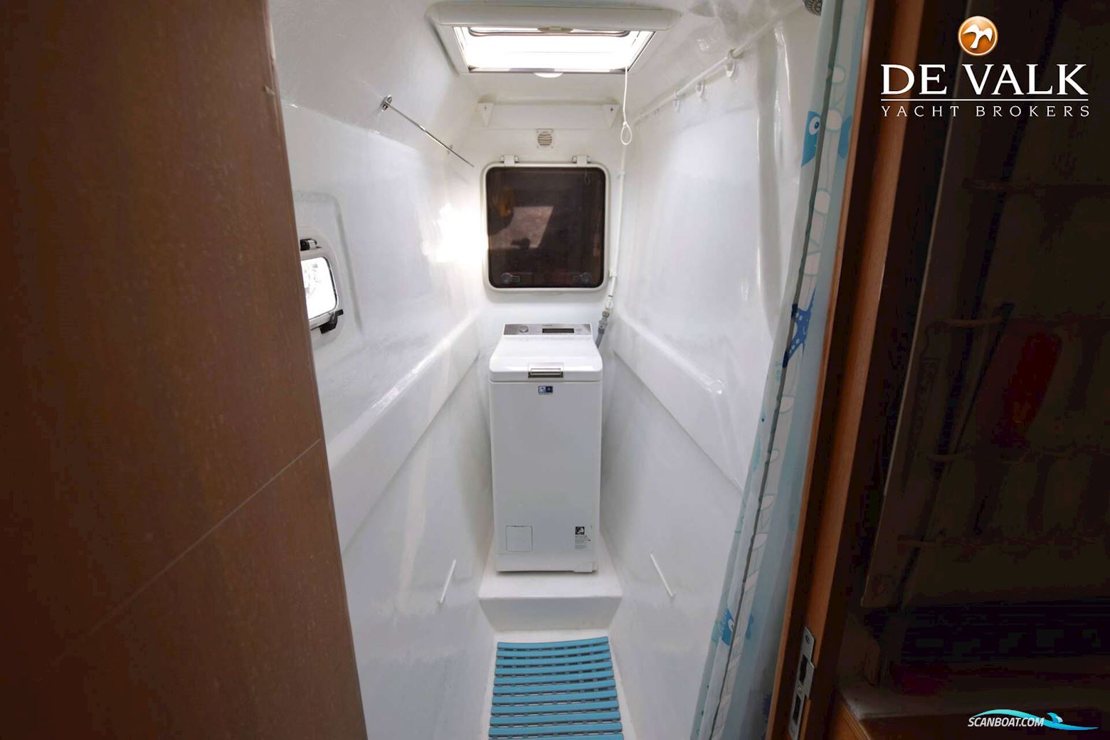 Robertson & Caine One off