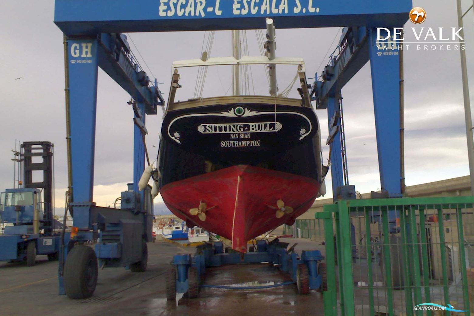 Schooner Sitting Bull 19.80