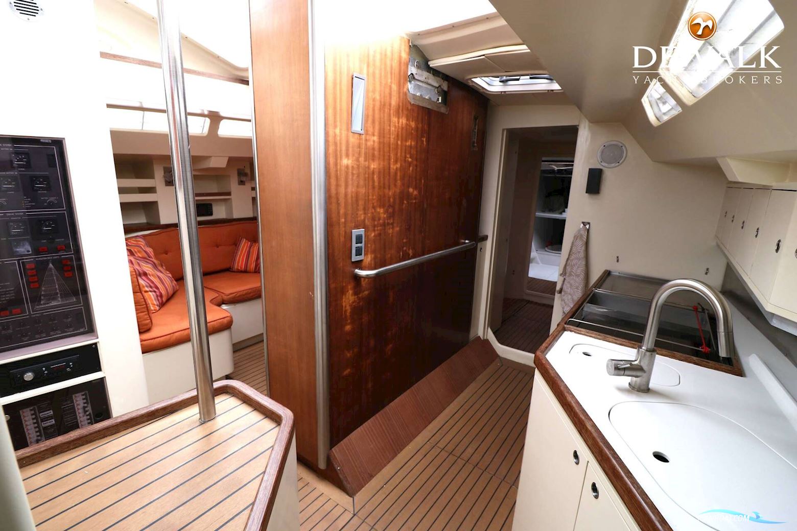 Simonis Voogd 63 with lift keel