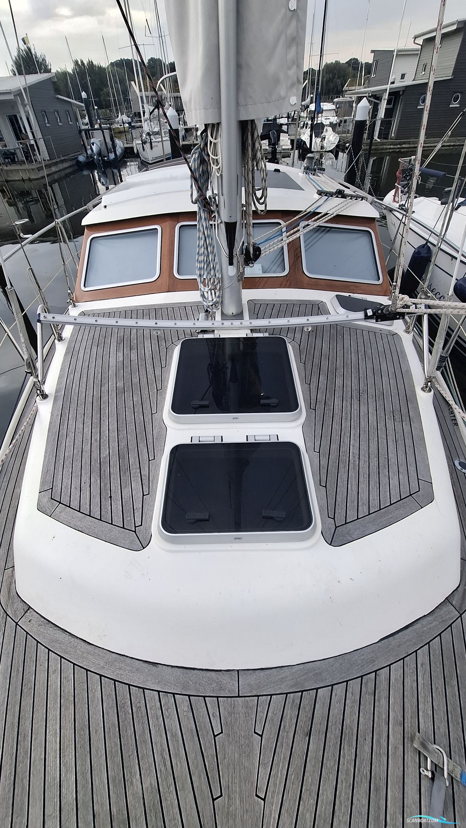 Sirius 32 DS