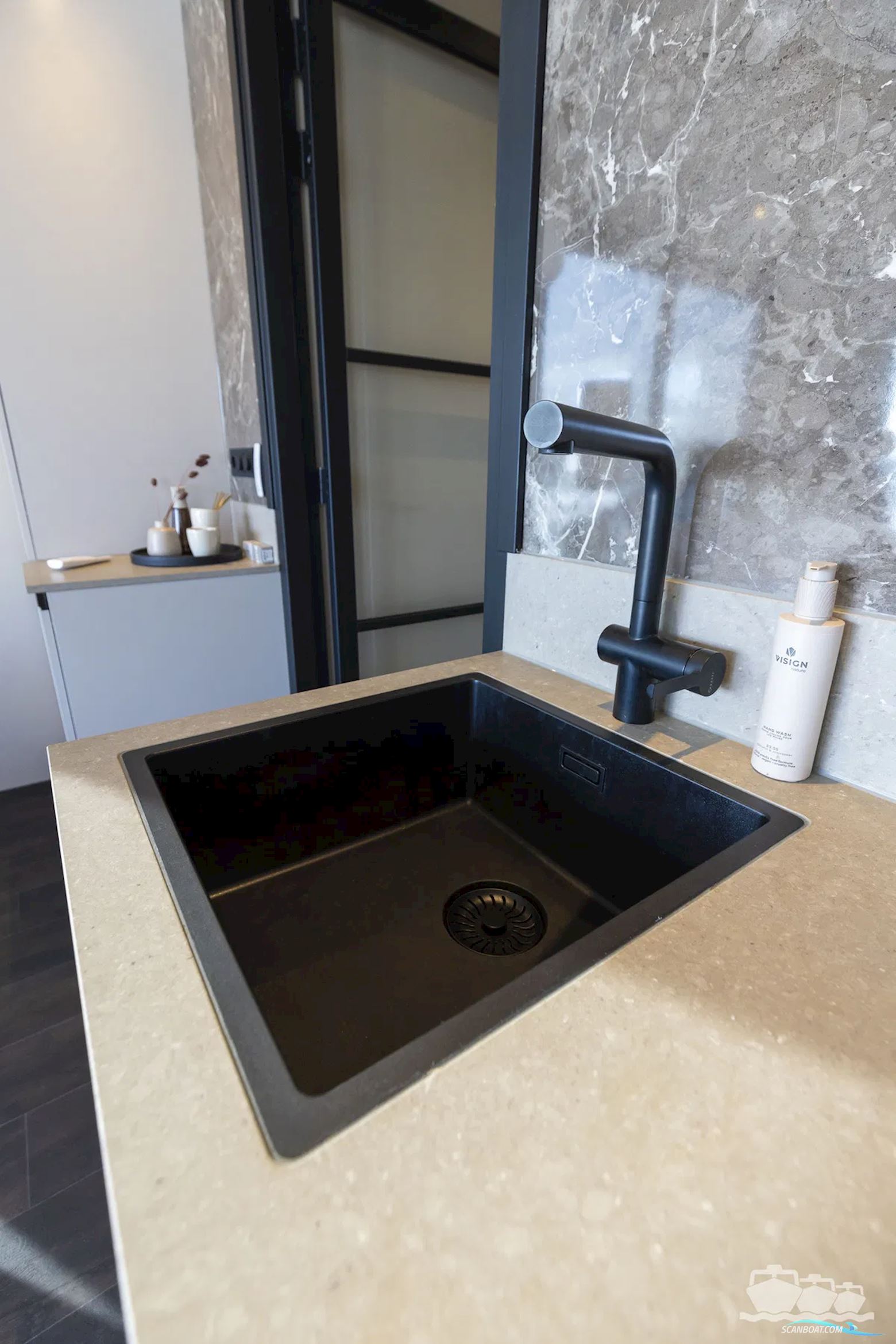 SL Houseboat Marina Den Oever, inclusief ligplaats