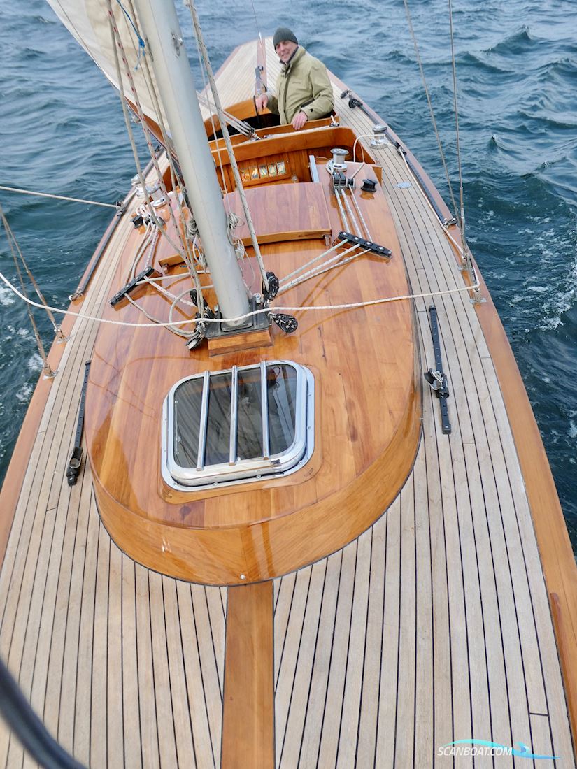 Spirit 37