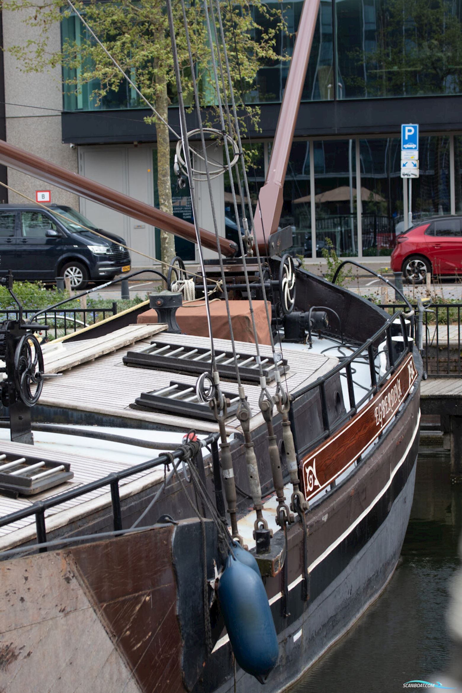 Stevenaak Zeilcharter geschikt als woonschip te koop