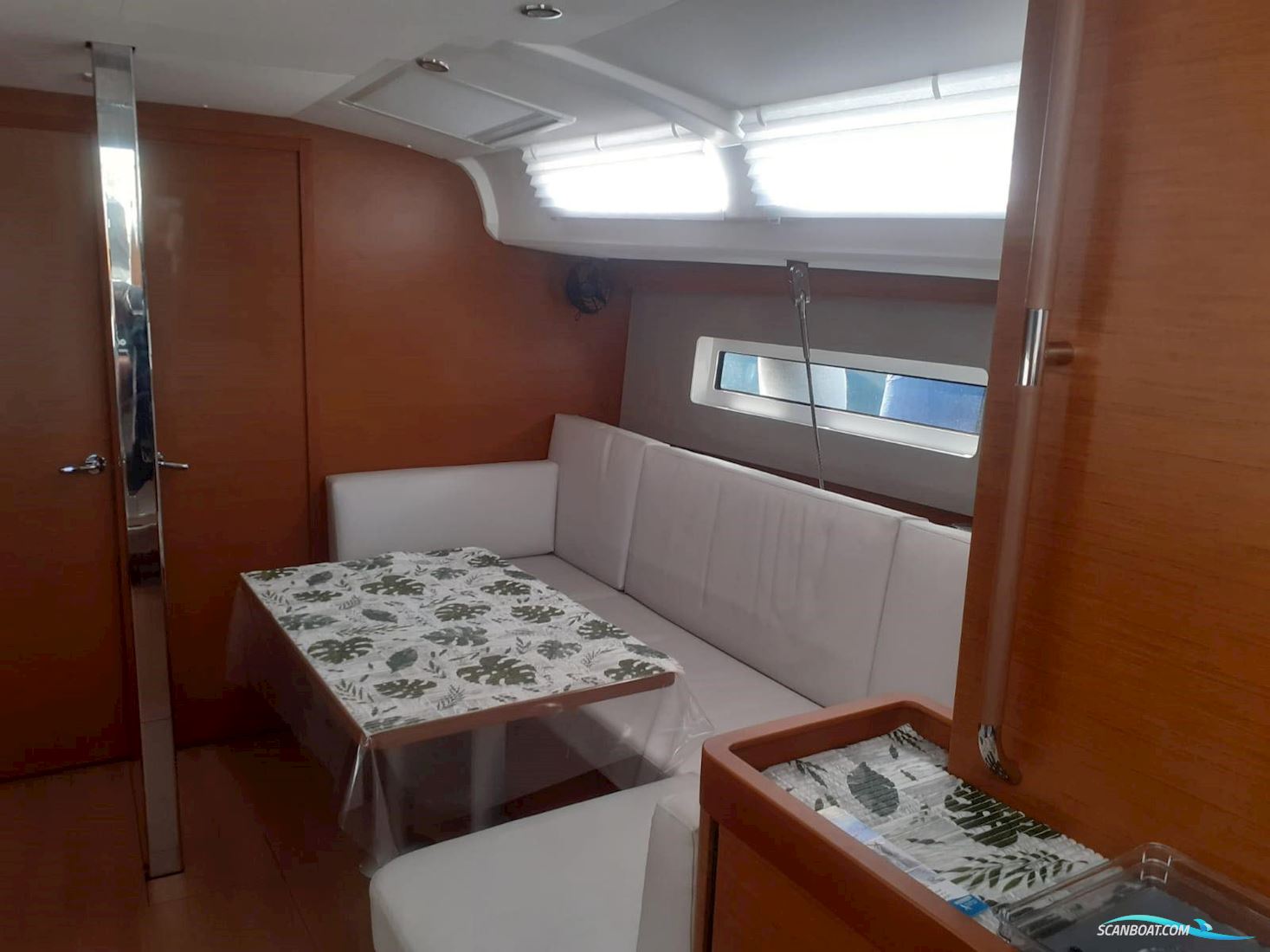 Sun Odyssey 440