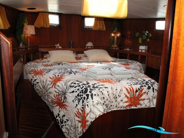 Suncoast 48