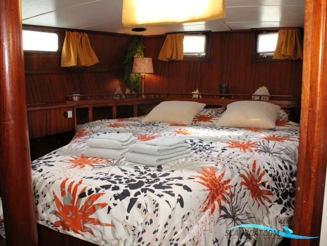 Suncoast 48