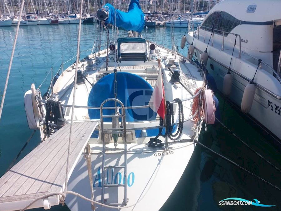 Swan 47