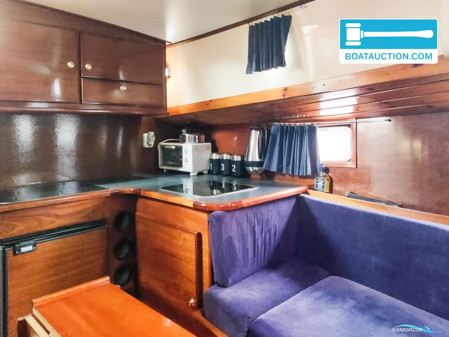 Unter Elbe Motorsailer