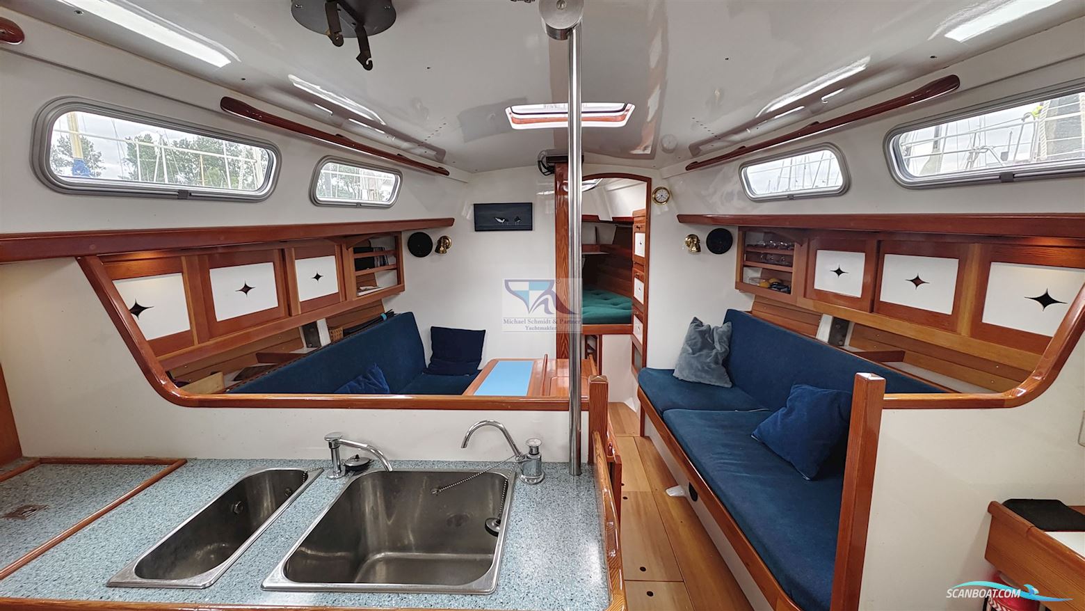 van de Stadt Helena 35