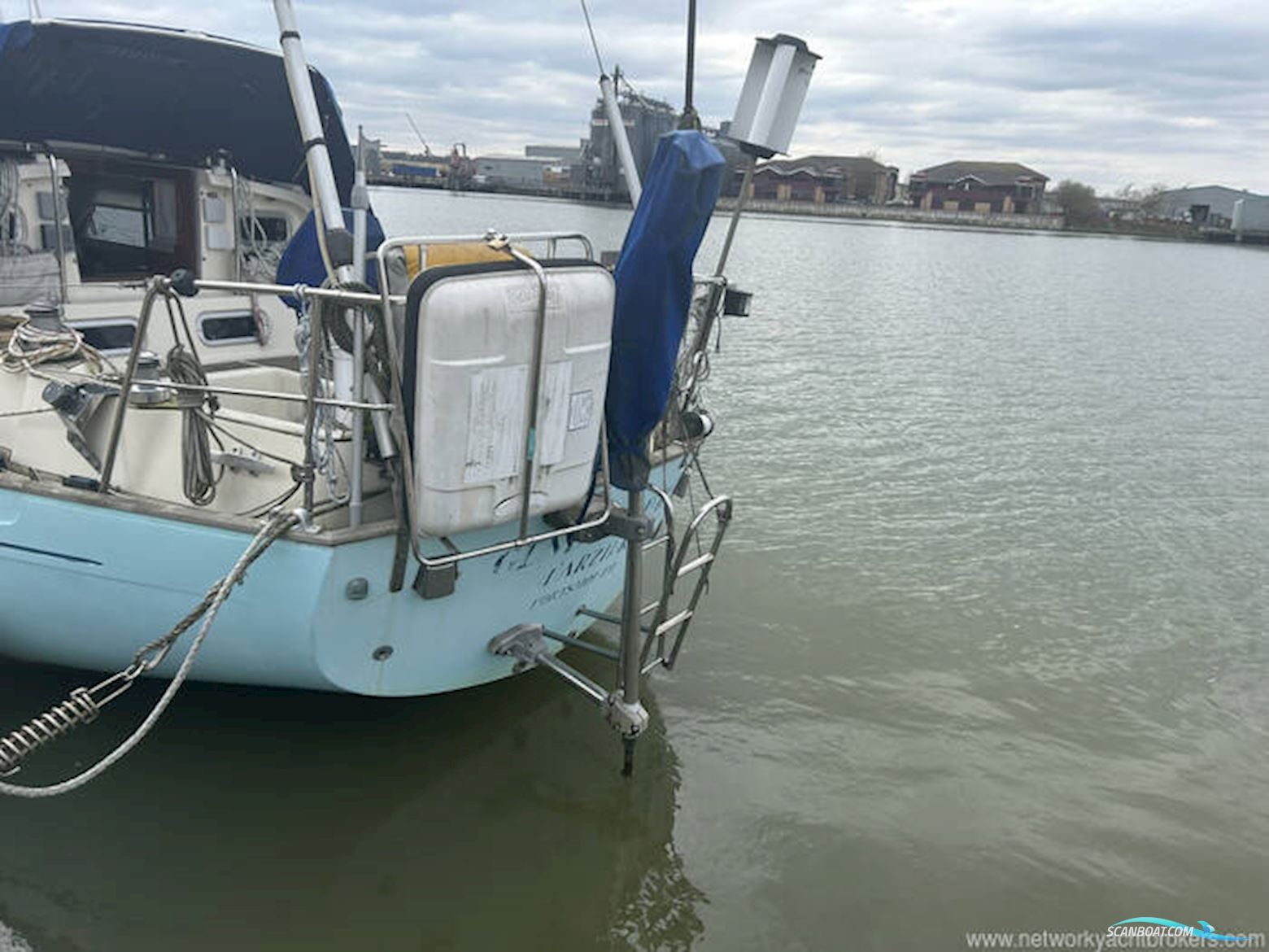 Vancouver 38 Pilothouse