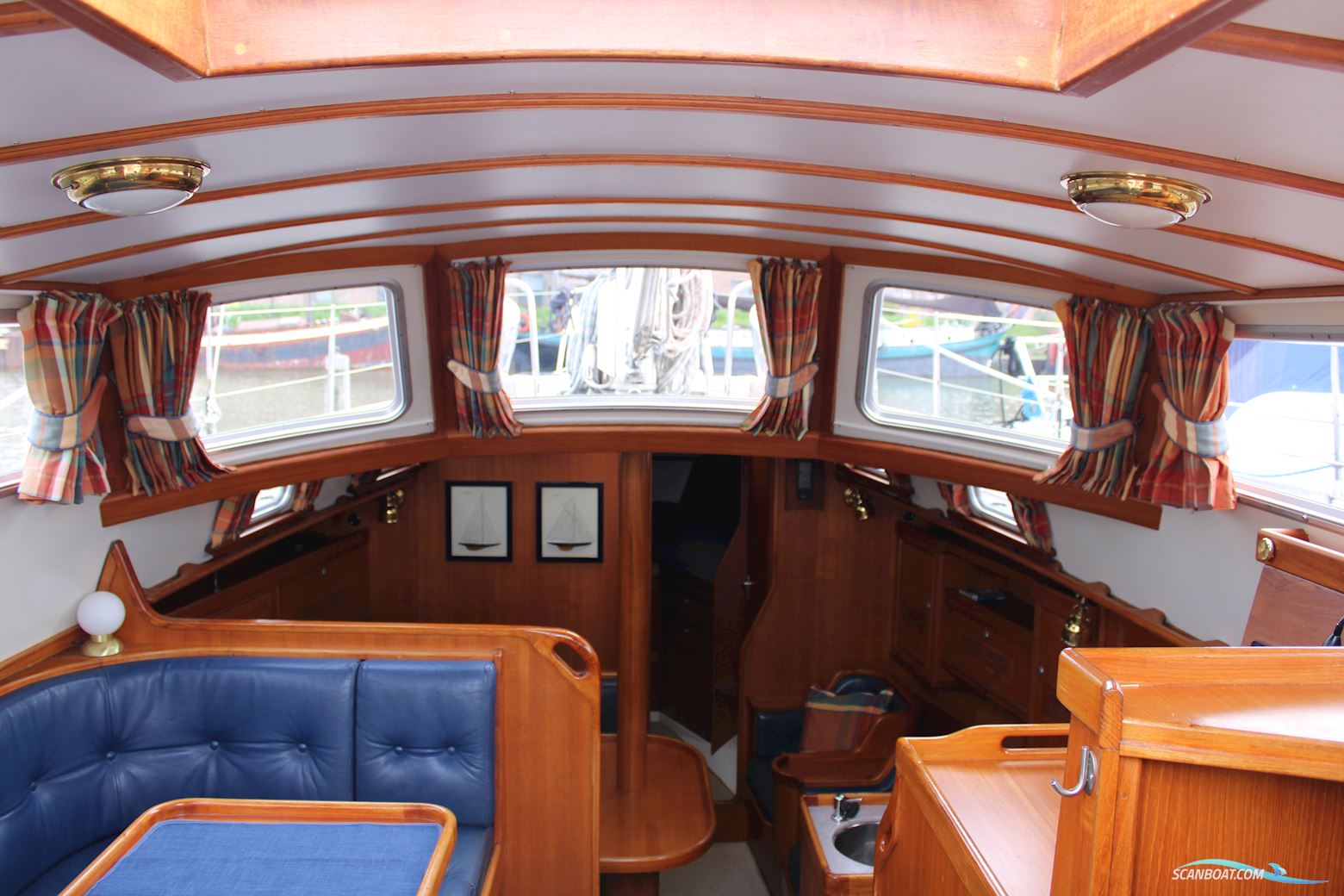 Victoire 1270 Decksaloon