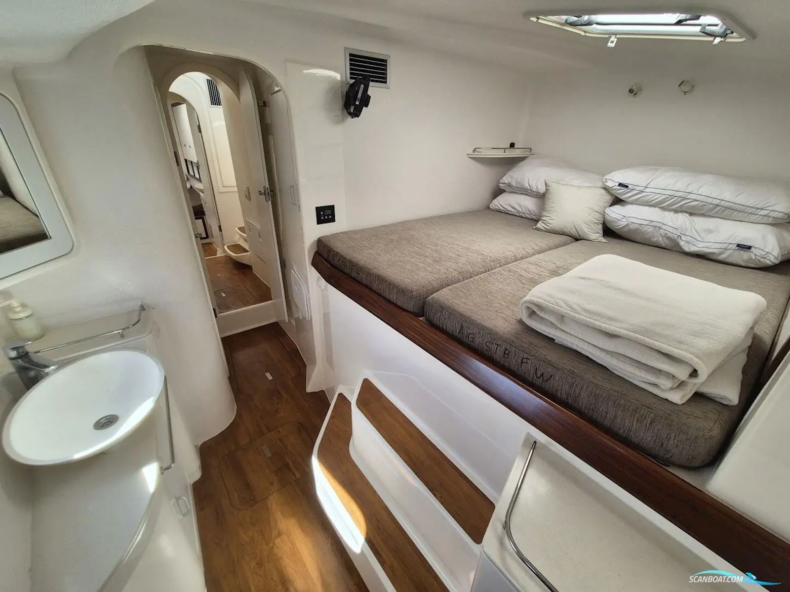 Voyage Yachts 480e