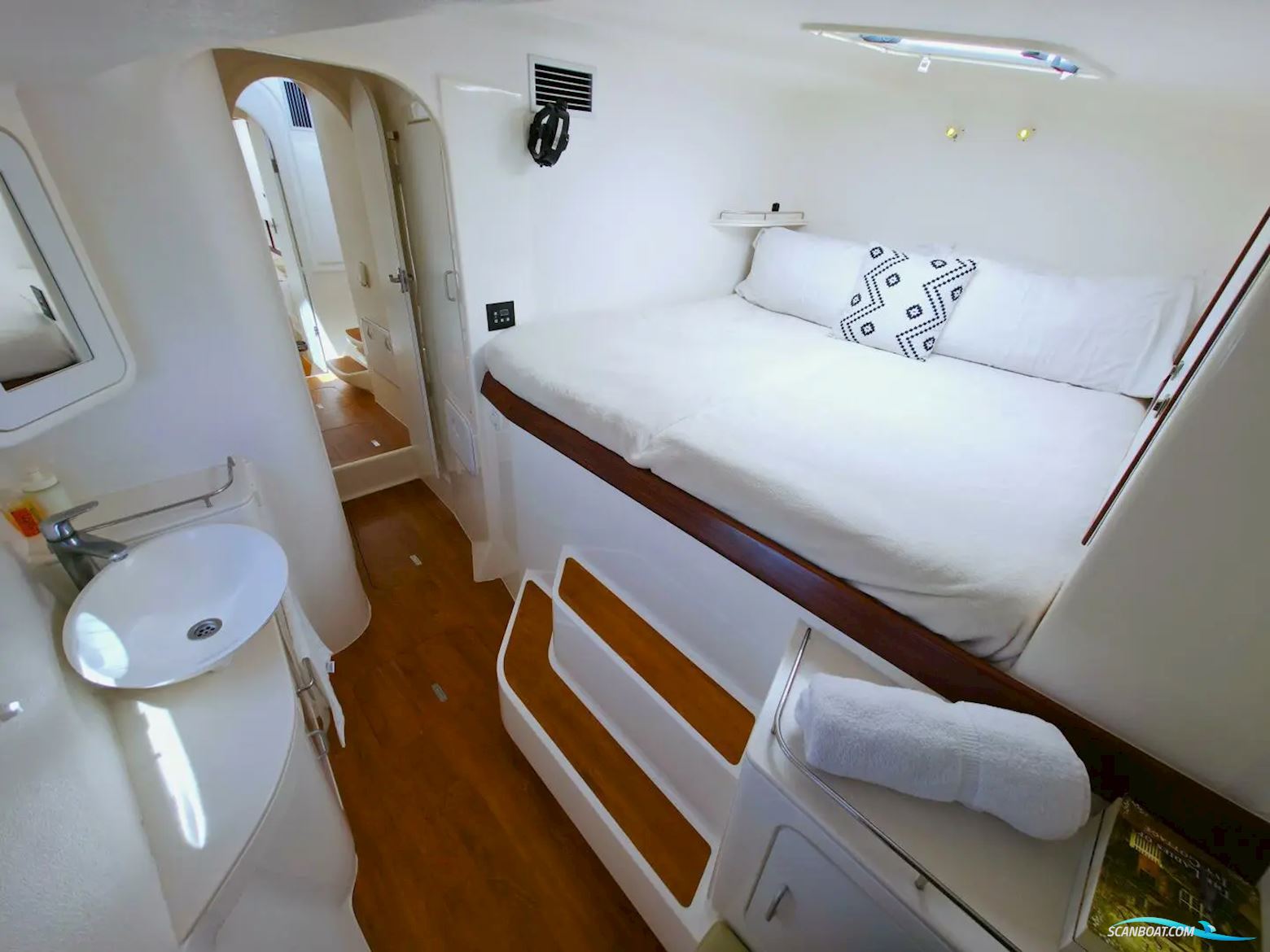 Voyage Yachts 480e