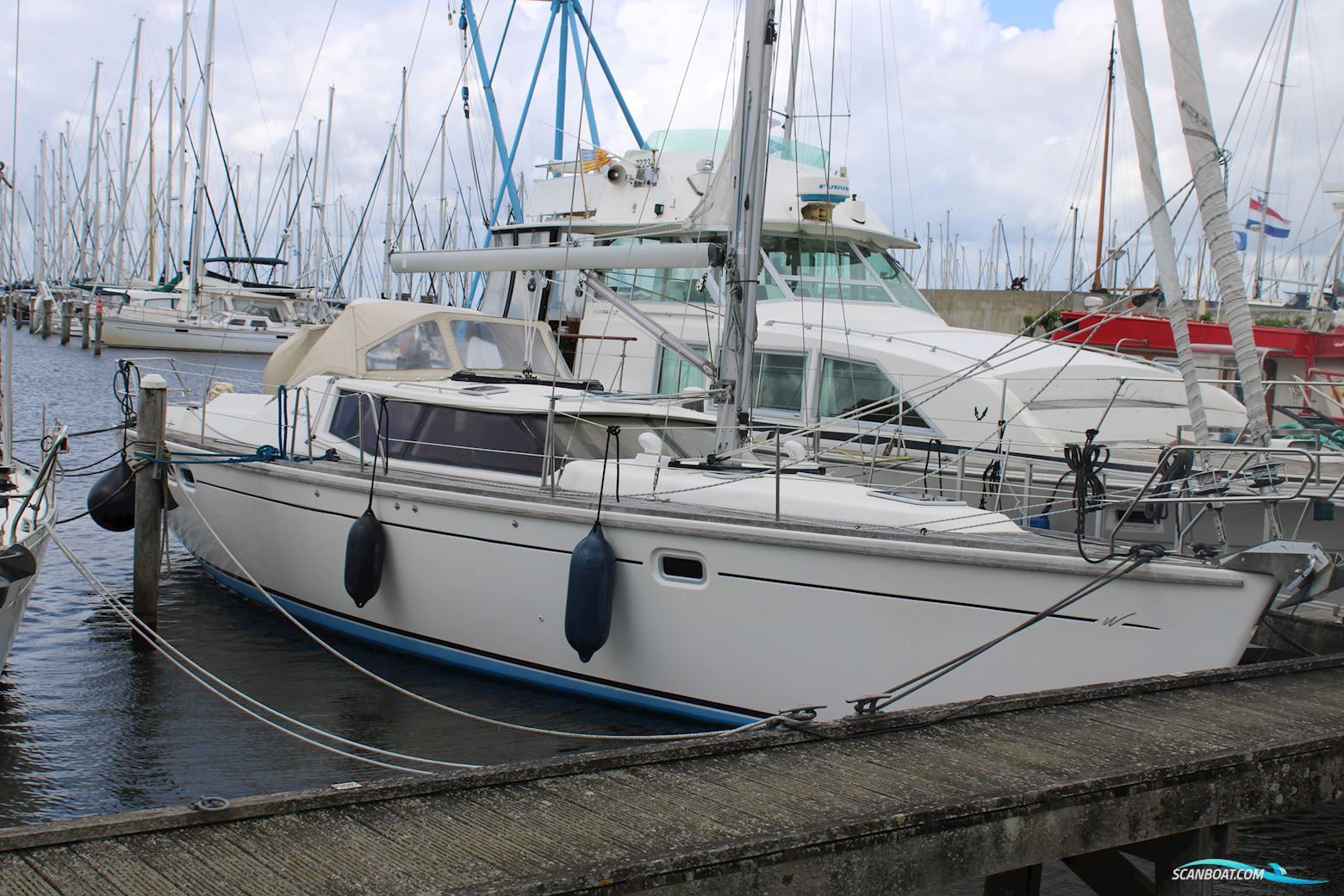 Wauquiez 40 Pilot Saloon