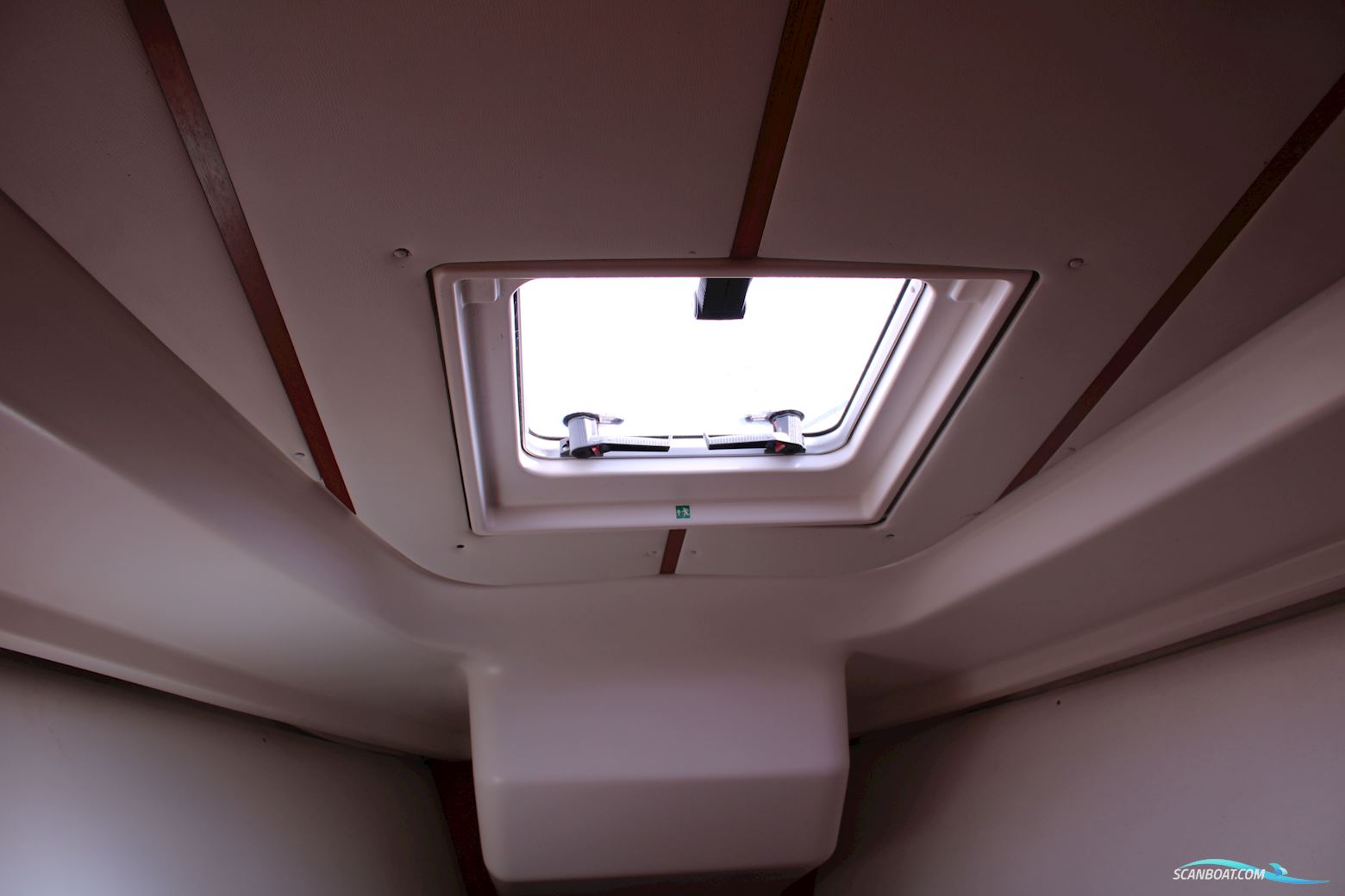 Wauquiez 40 Pilot Saloon