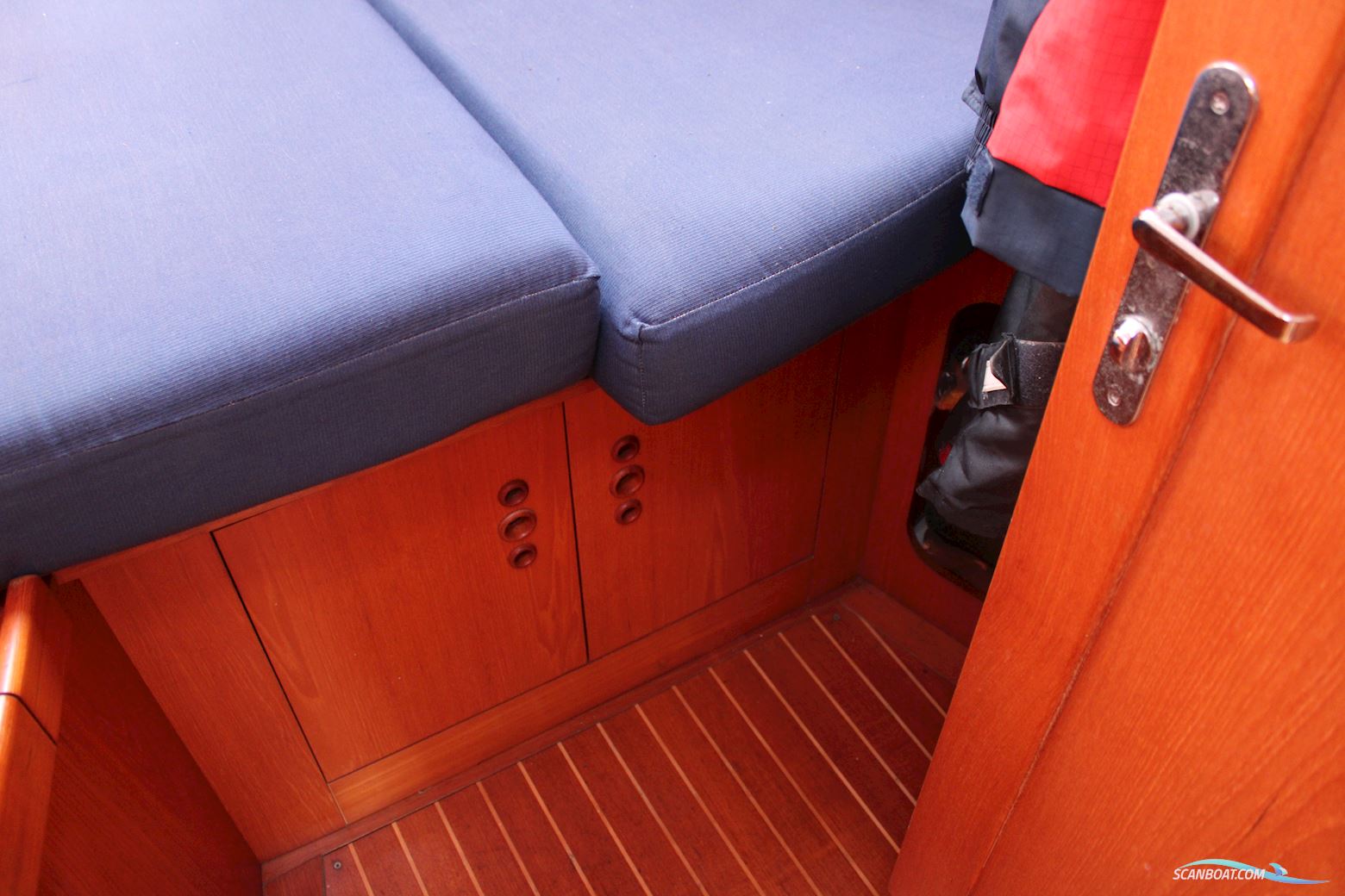 Wauquiez 40 Pilot Saloon