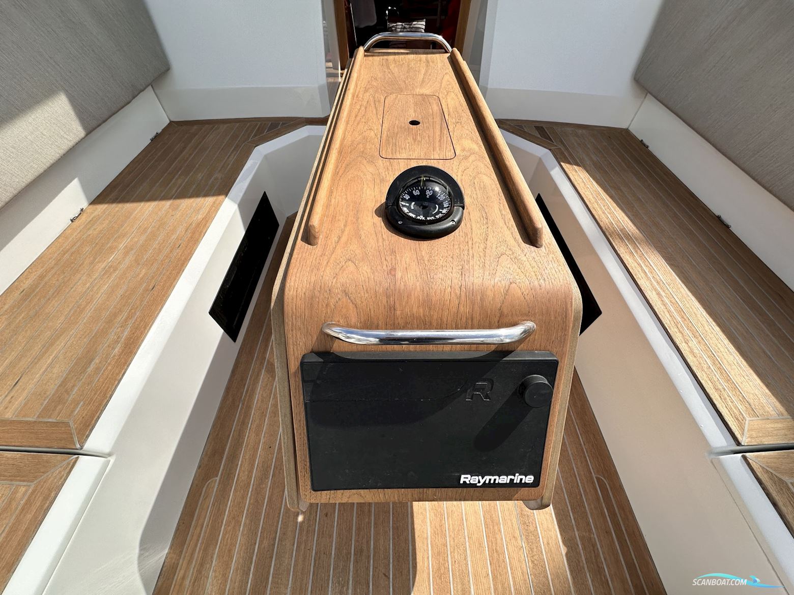 Wauquiez Pilot Saloon 48