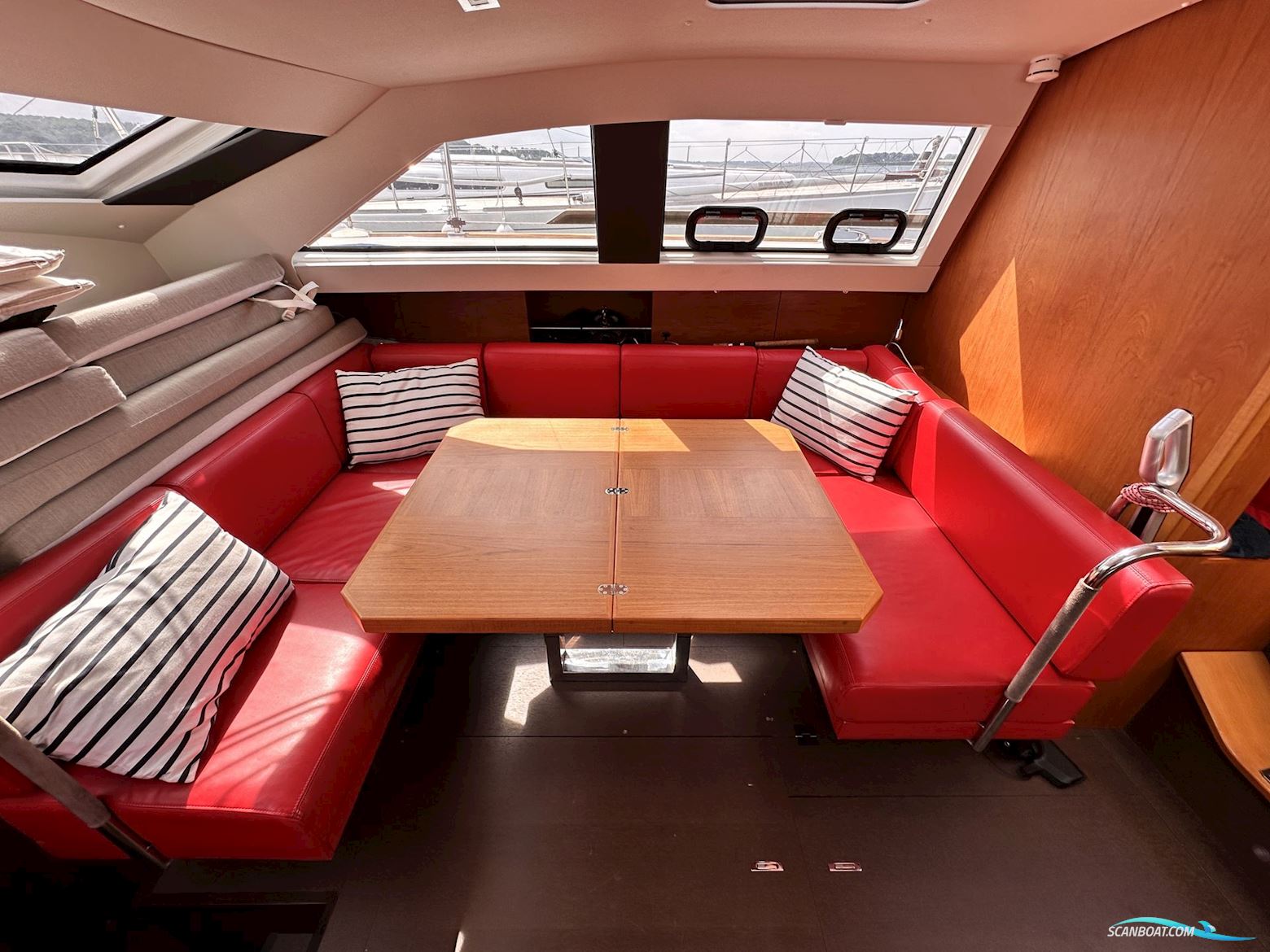 Wauquiez Pilot Saloon 48