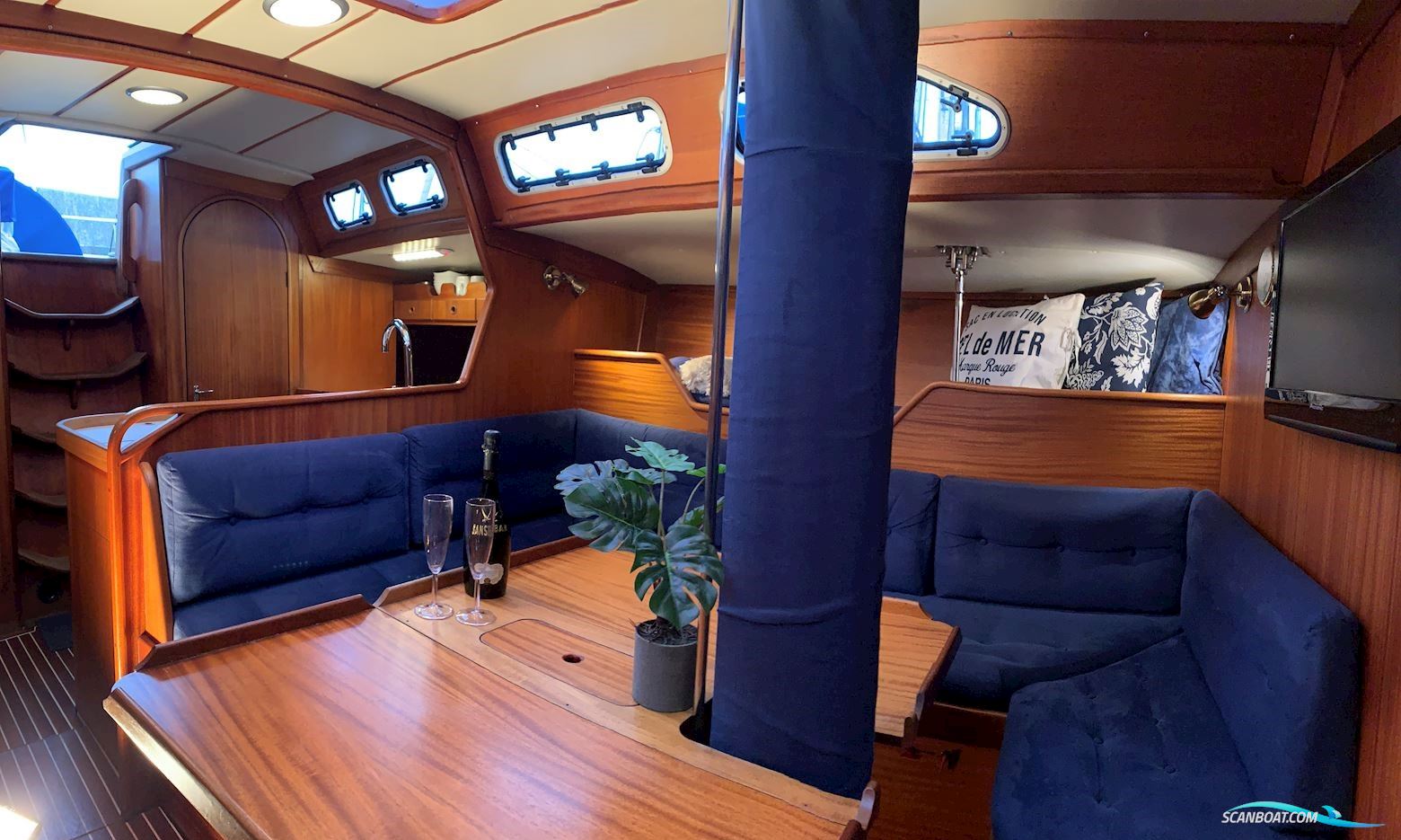 X-402, meget velholdt, NEDSAT til 575000,-. SOLGT