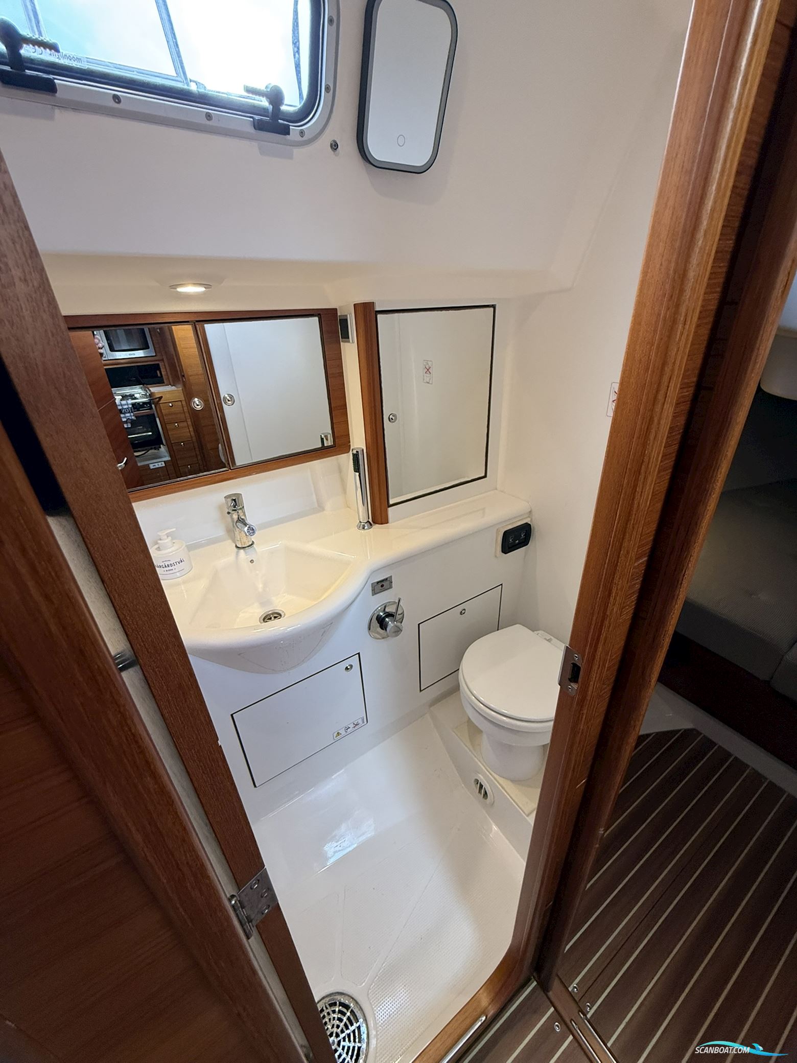 XC 42