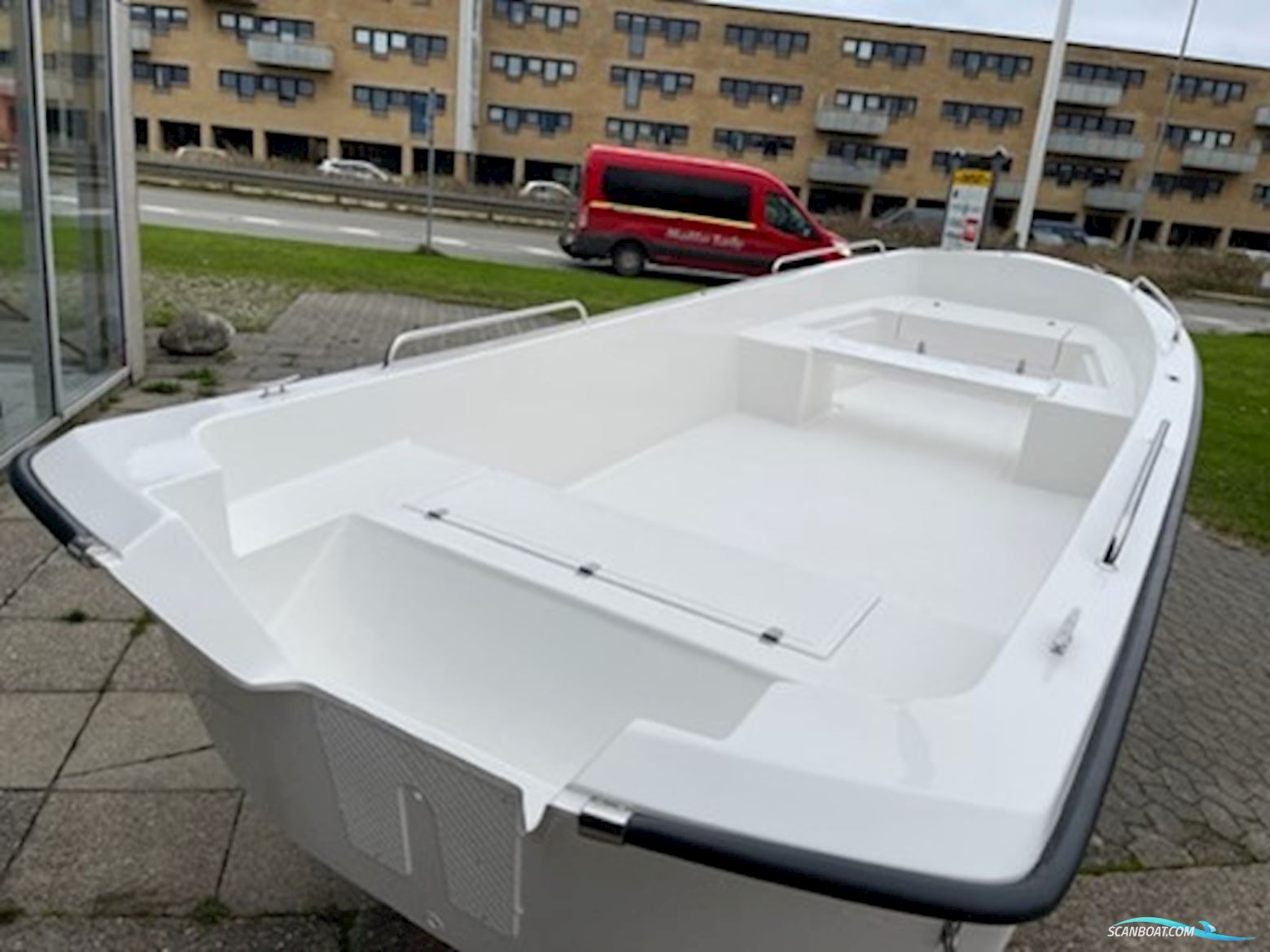 550 Nordic Fisk Med Dobbelt Skrog -