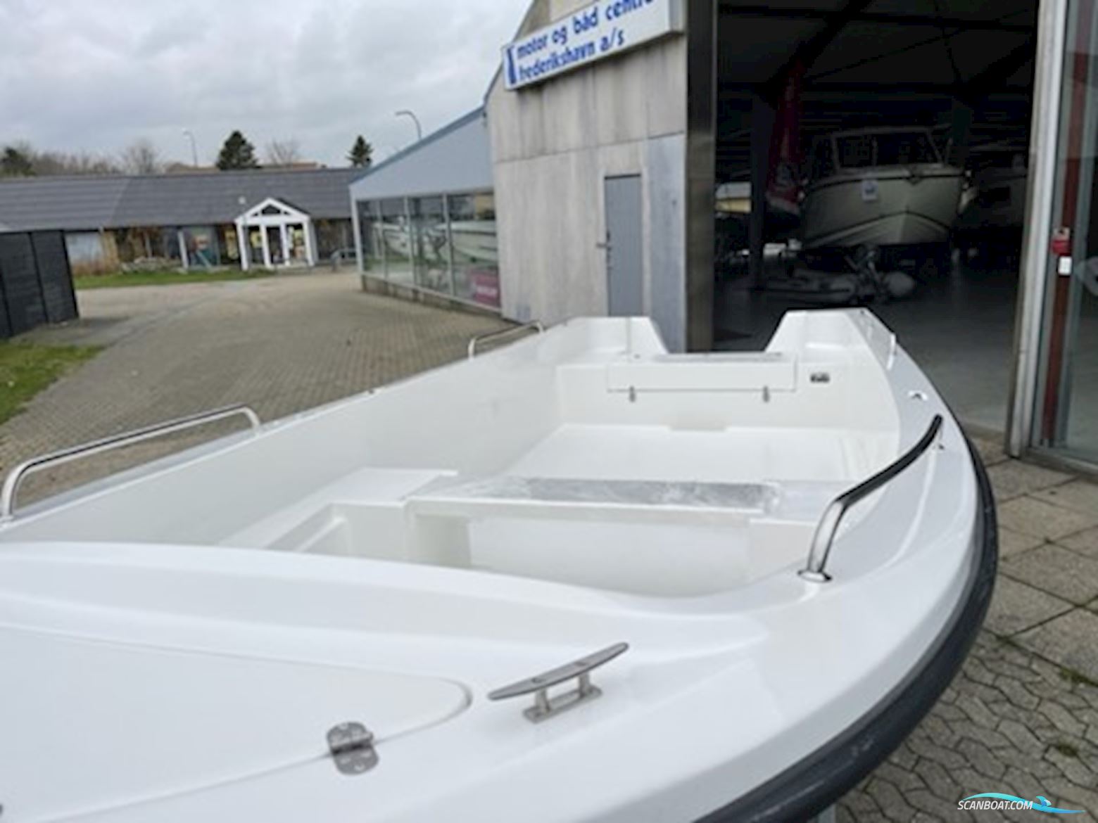 550 Nordic Fisk Med Dobbelt Skrog -