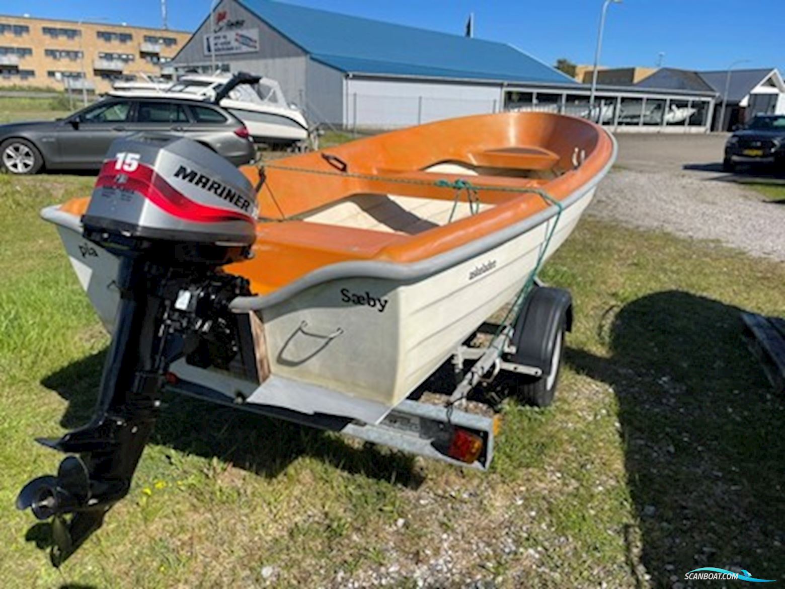 Askeladden Jolle Med Mariner 15 hk Samt Trailer