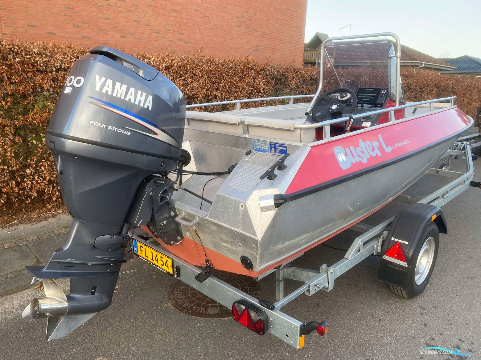 Buster L med 100 hk Yamaha