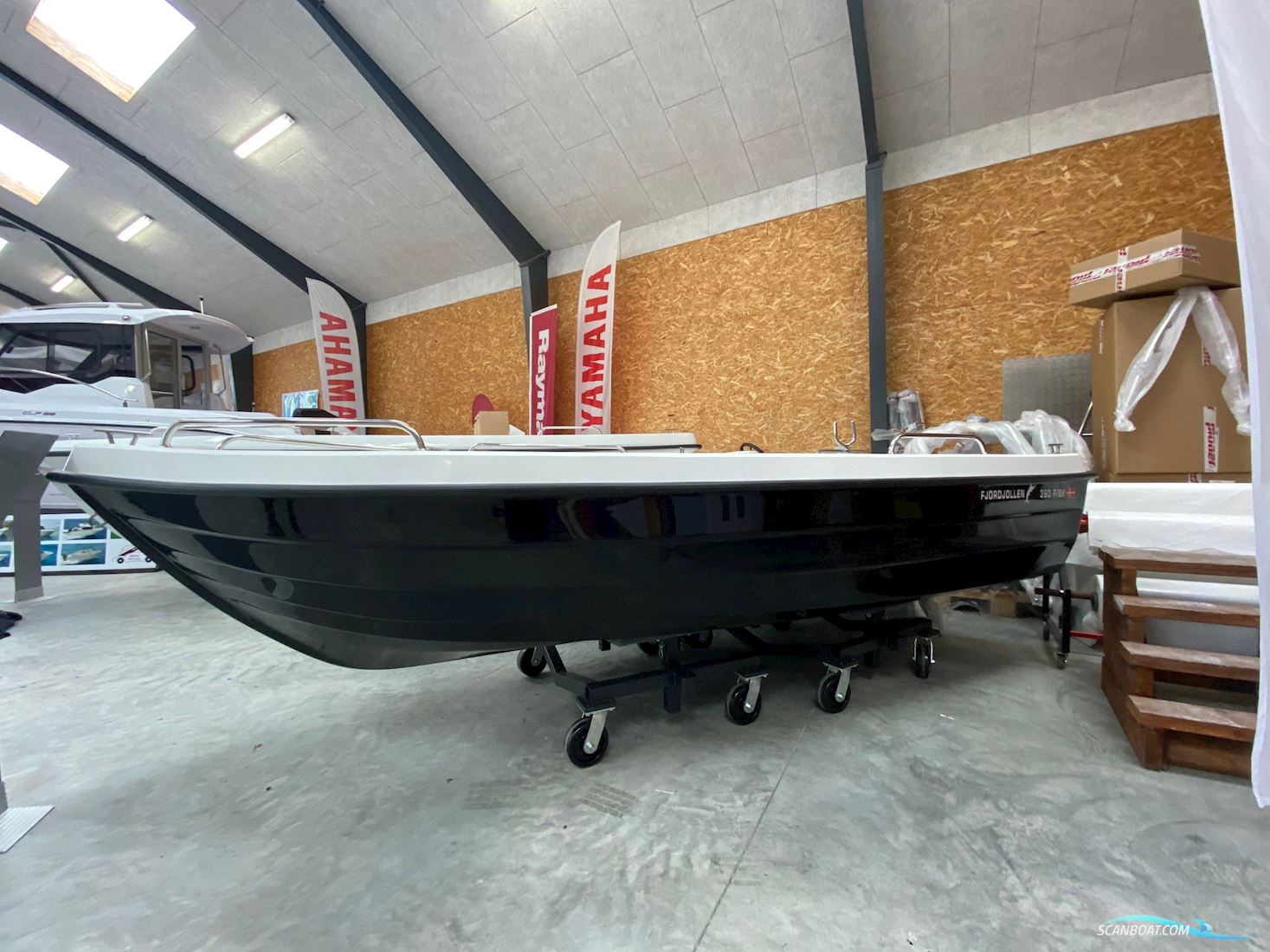 Fjordjollen 390 Fisk Sort Skrog