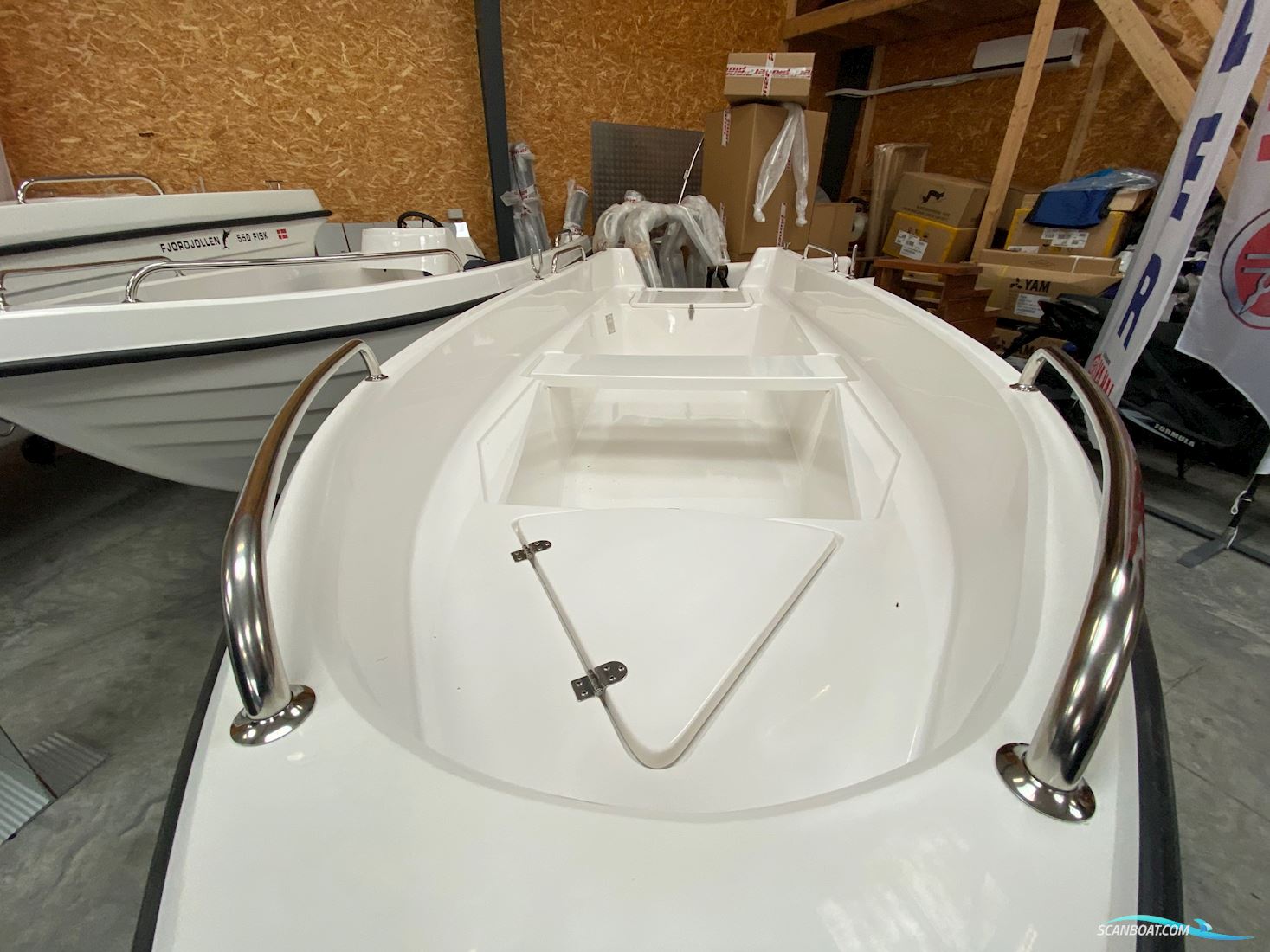 Fjordjollen 390 Fisk Sort Skrog