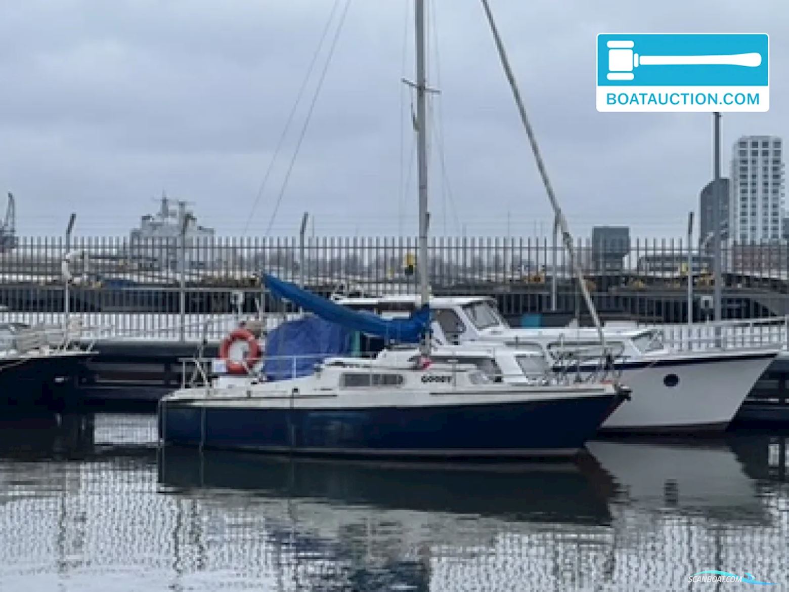 Kajuitzeilboot 650 Småbåt , med Yamaha motor, Holland