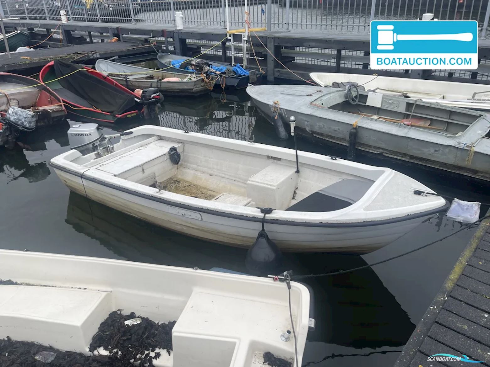 Motorboat 450 Småbåt , med Honda motor, Holland