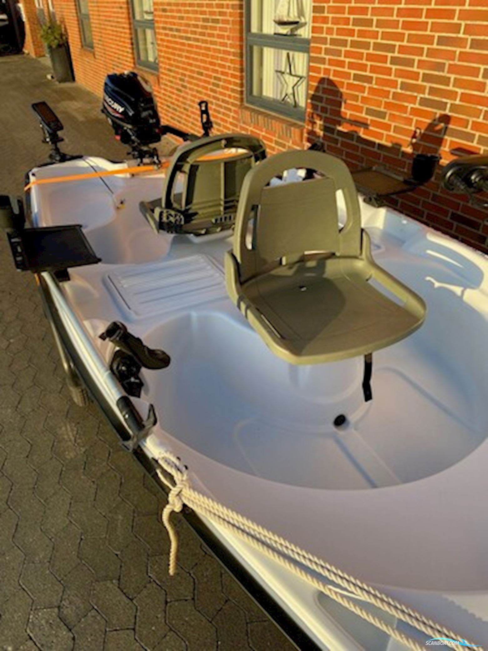 Pelican Predator 103 m/Mercury F2,5 hk 4-takt - NU NEDSAT KR. 5.000,- !