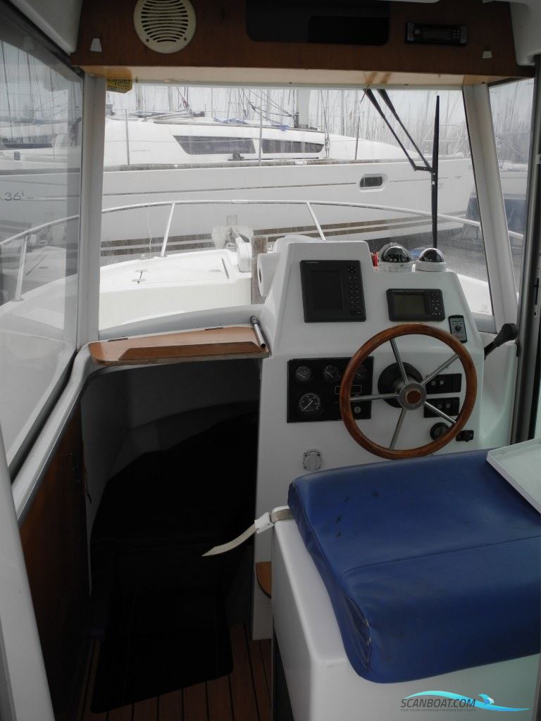 Beneteau Antares 700 P