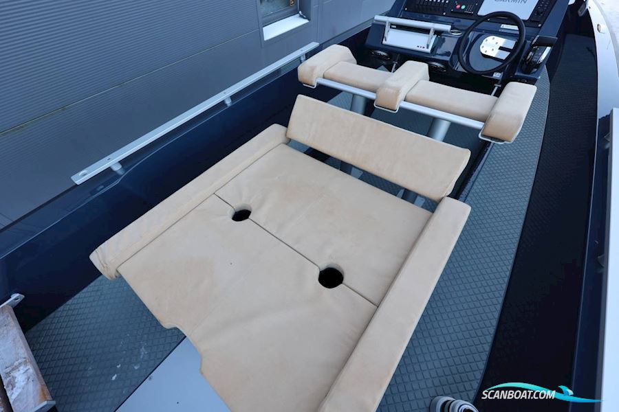 Goldfish 23 Tender Mercury V8 300hk