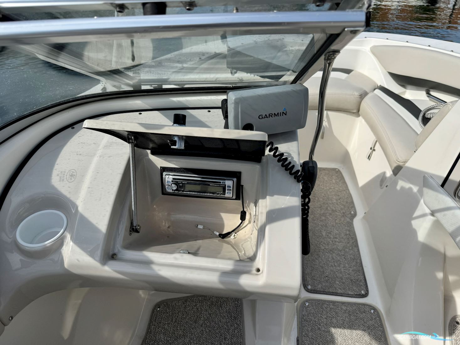 Larson Senza 186 - Bowrider