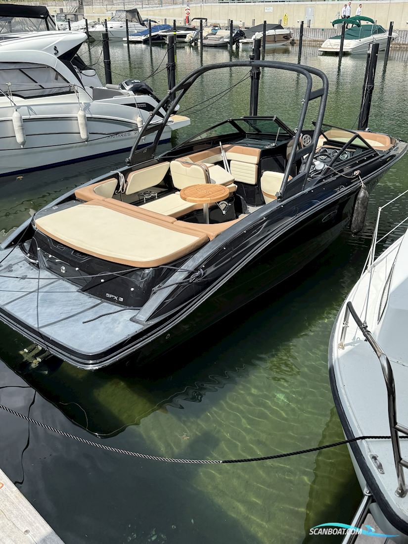 Sea Ray 210 Spx - Black Edition