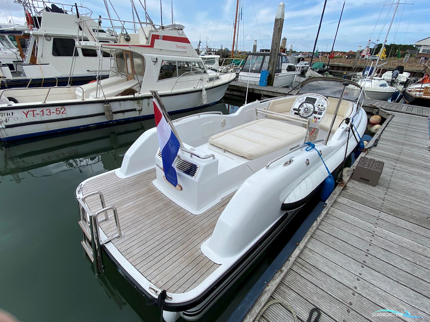 Vikal 8.0 Rib Tender Volvo Penta D4 260 pk Waterjet Speedbåd 2005, med Volvo Penta D4 260 motor, Holland
