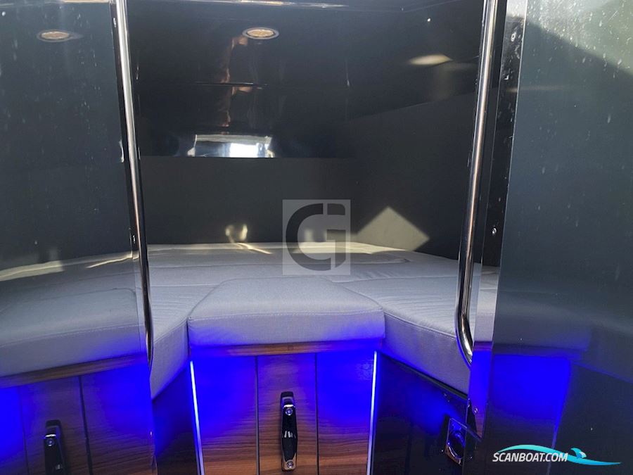 XO Boats Explr 10S+ Front Cabin