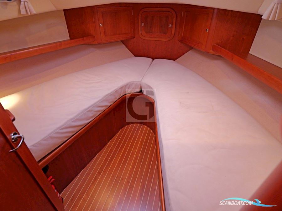 Dale Nelson 38 Aft Cabin