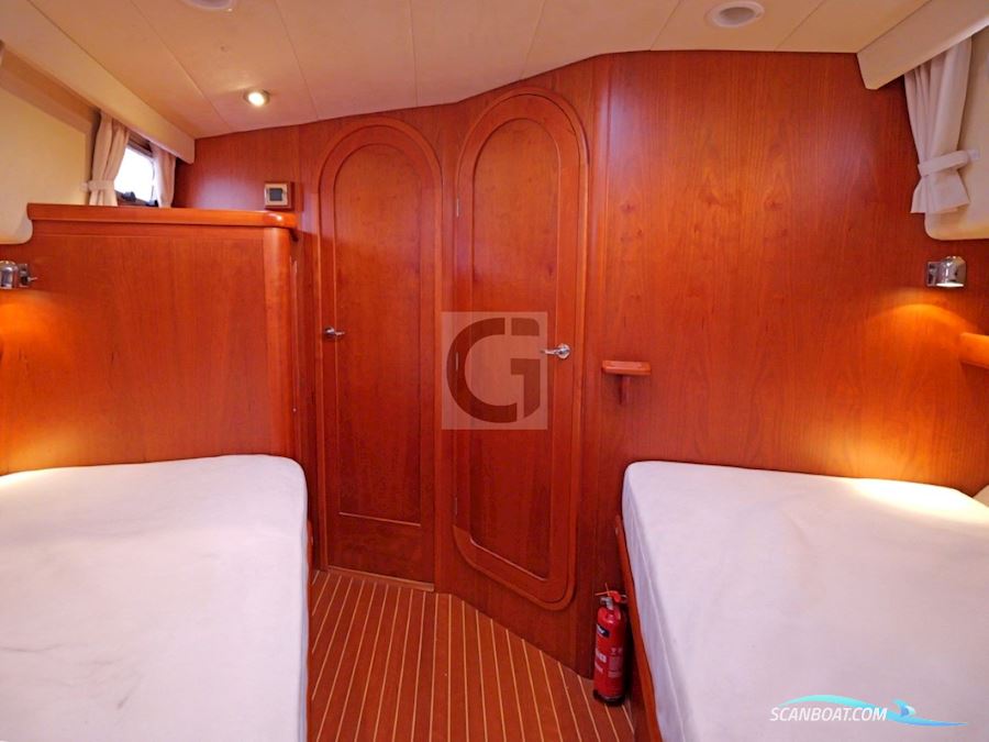 Dale Nelson 38 Aft Cabin