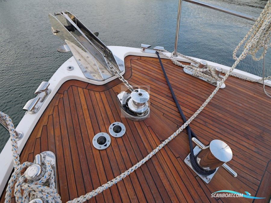 Dale Nelson 38 Aft Cabin